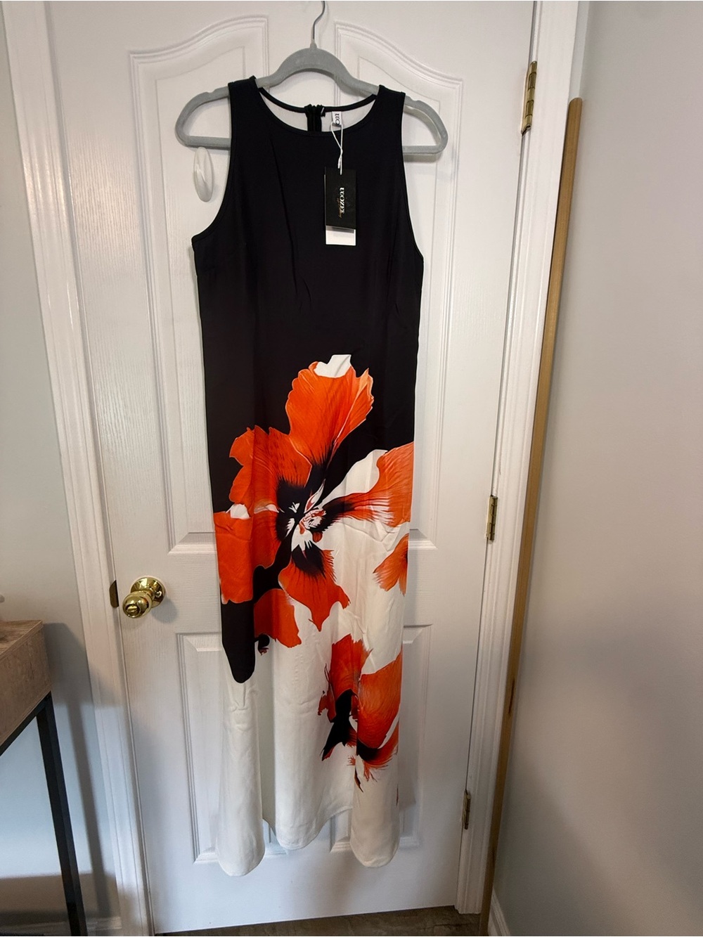 Uoozee Sleeveless Black & White Maxi Dress with Bold Orange Floral Print Large